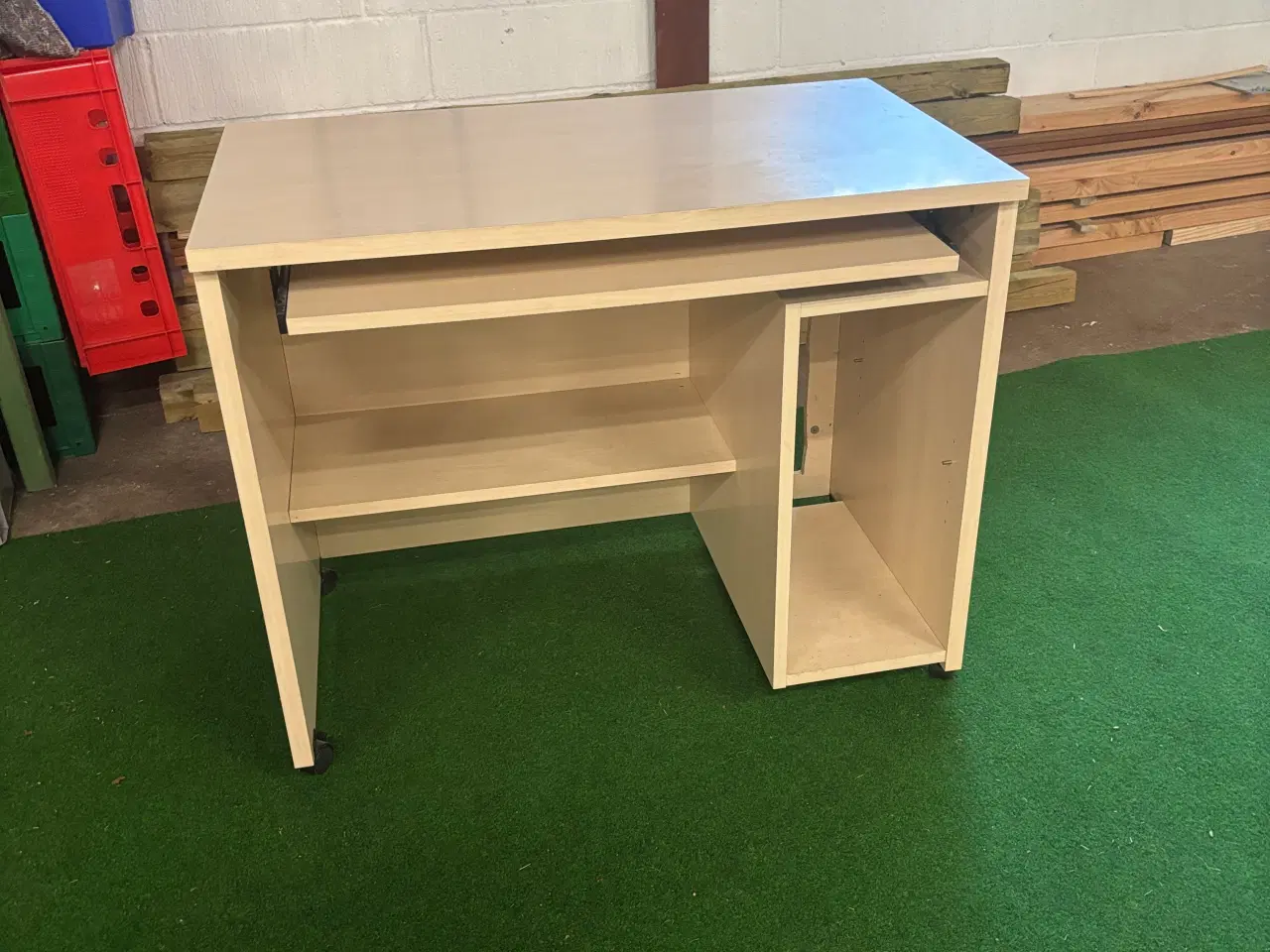 Billede 1 - Skrivebord