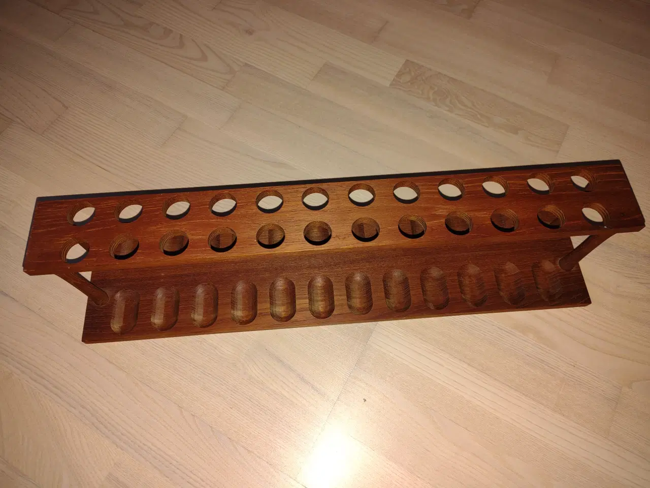 Billede 1 - Flot pibeholder til 24 piber i teak