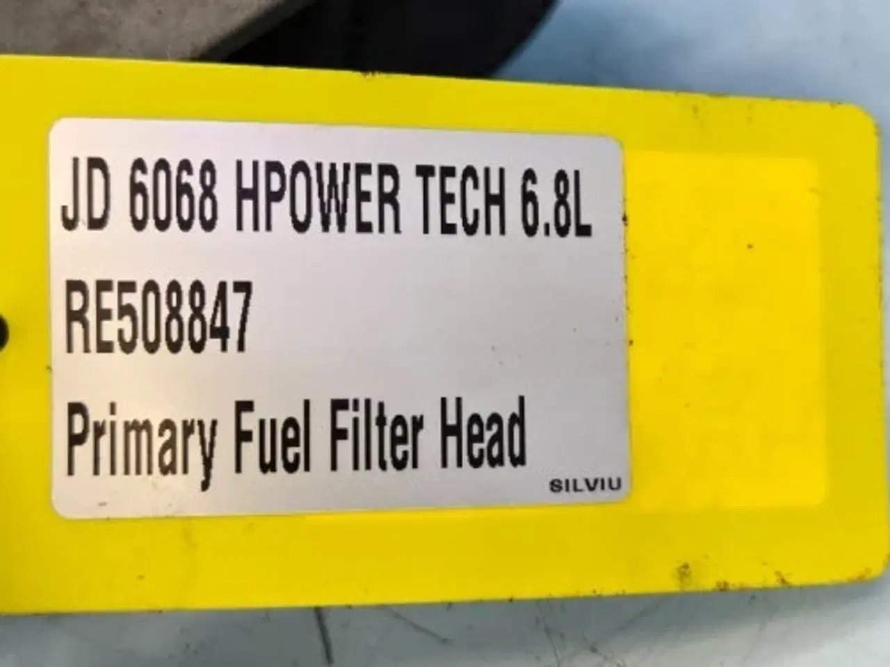 Billede 5 - John Deere 6068   Brændstoffilterhus  RE508847