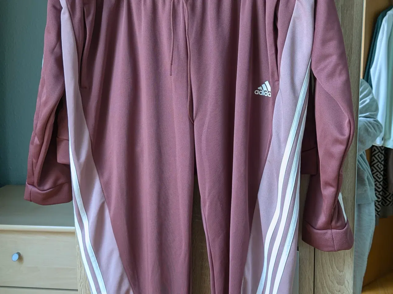 Billede 4 - Adidas original til kvinder