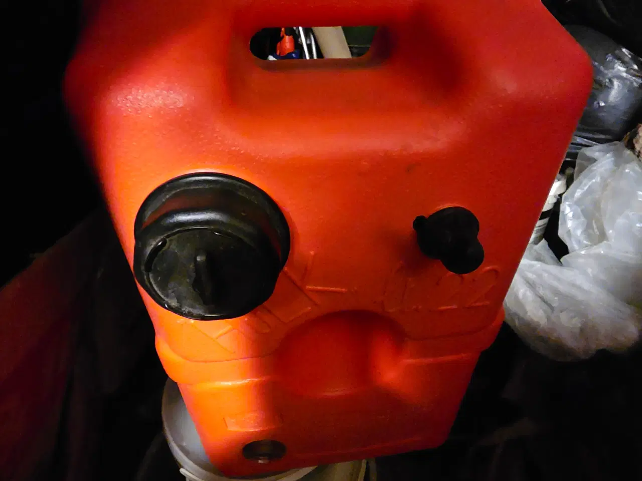 Billede 1 - Brændstoftank næsten ny