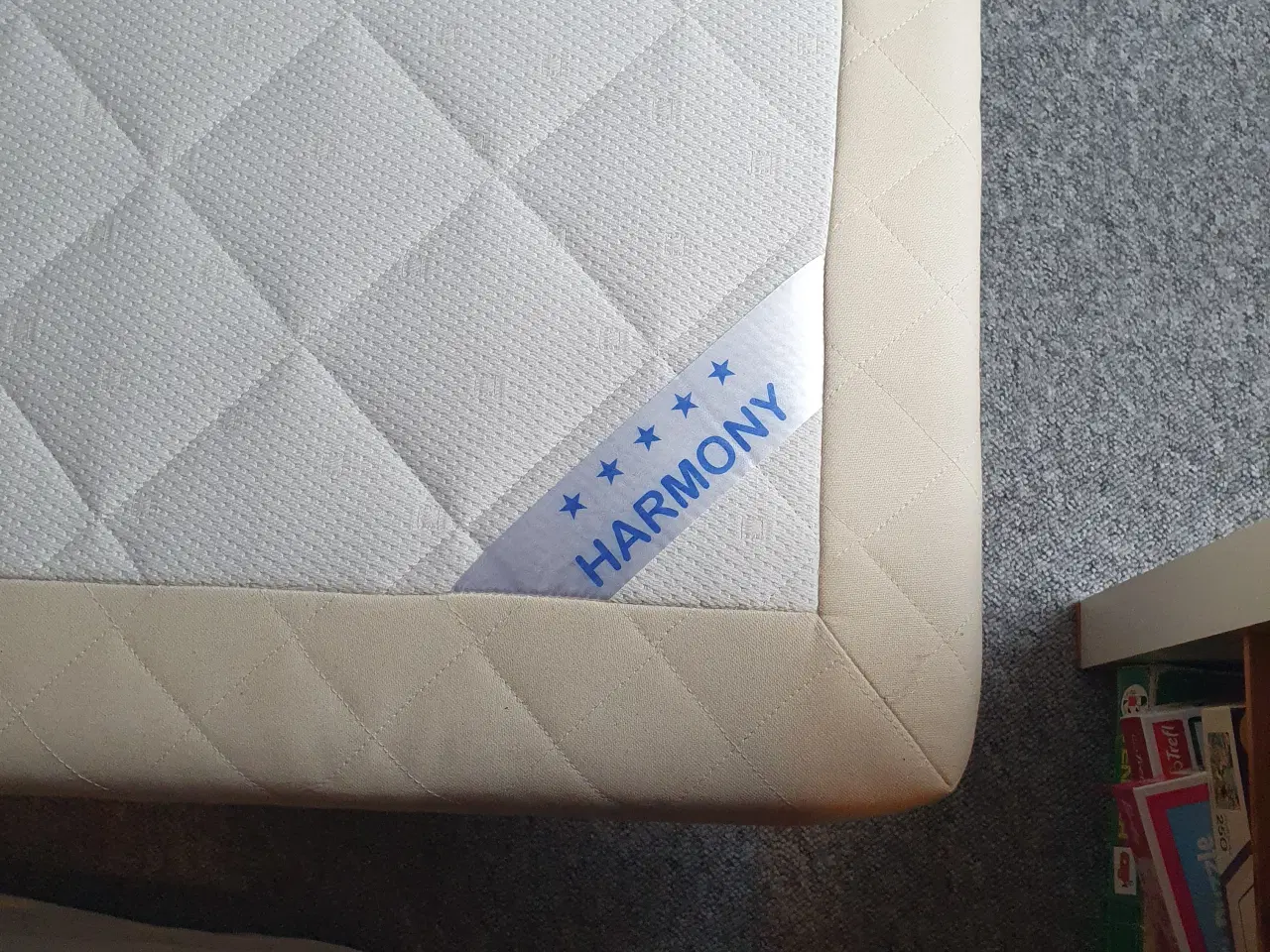 Billede 1 - Boksseng 140 X 200 med topmadras