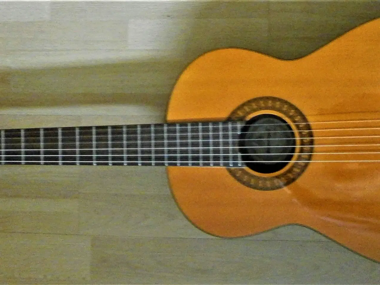 Billede 3 - Yamaha Hardcase med Santana Spansk Guitar
