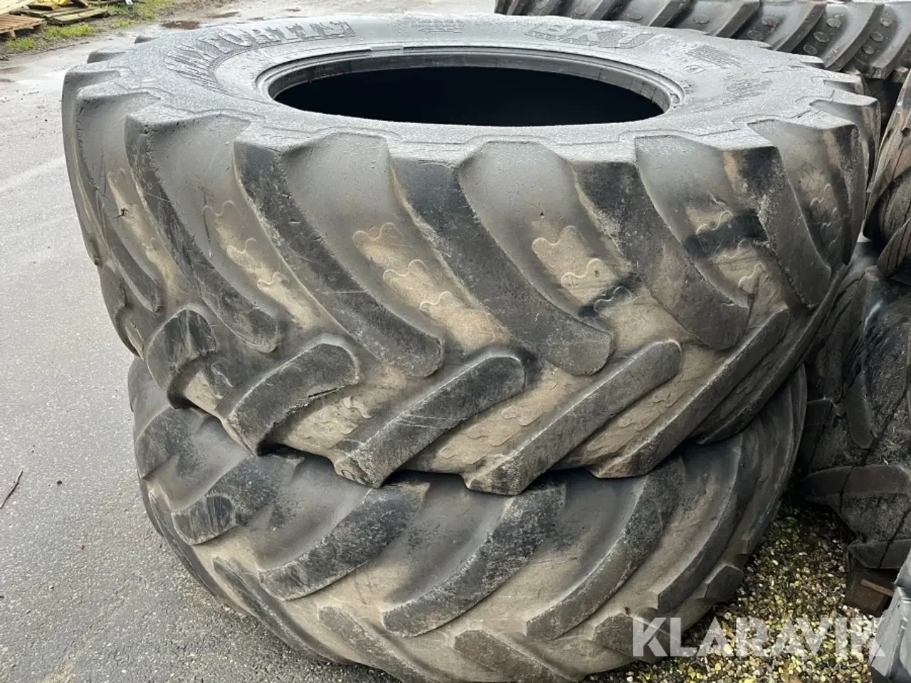 Billede 3 - Traktordæk Michelin og BKT 710/75R42 - 2 styk