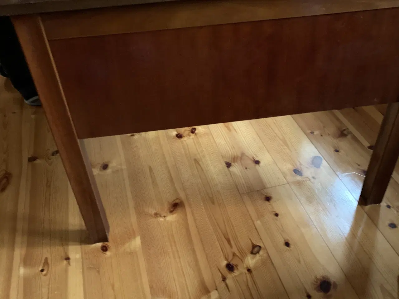 Billede 1 - Stort Skrivebord I mahogni