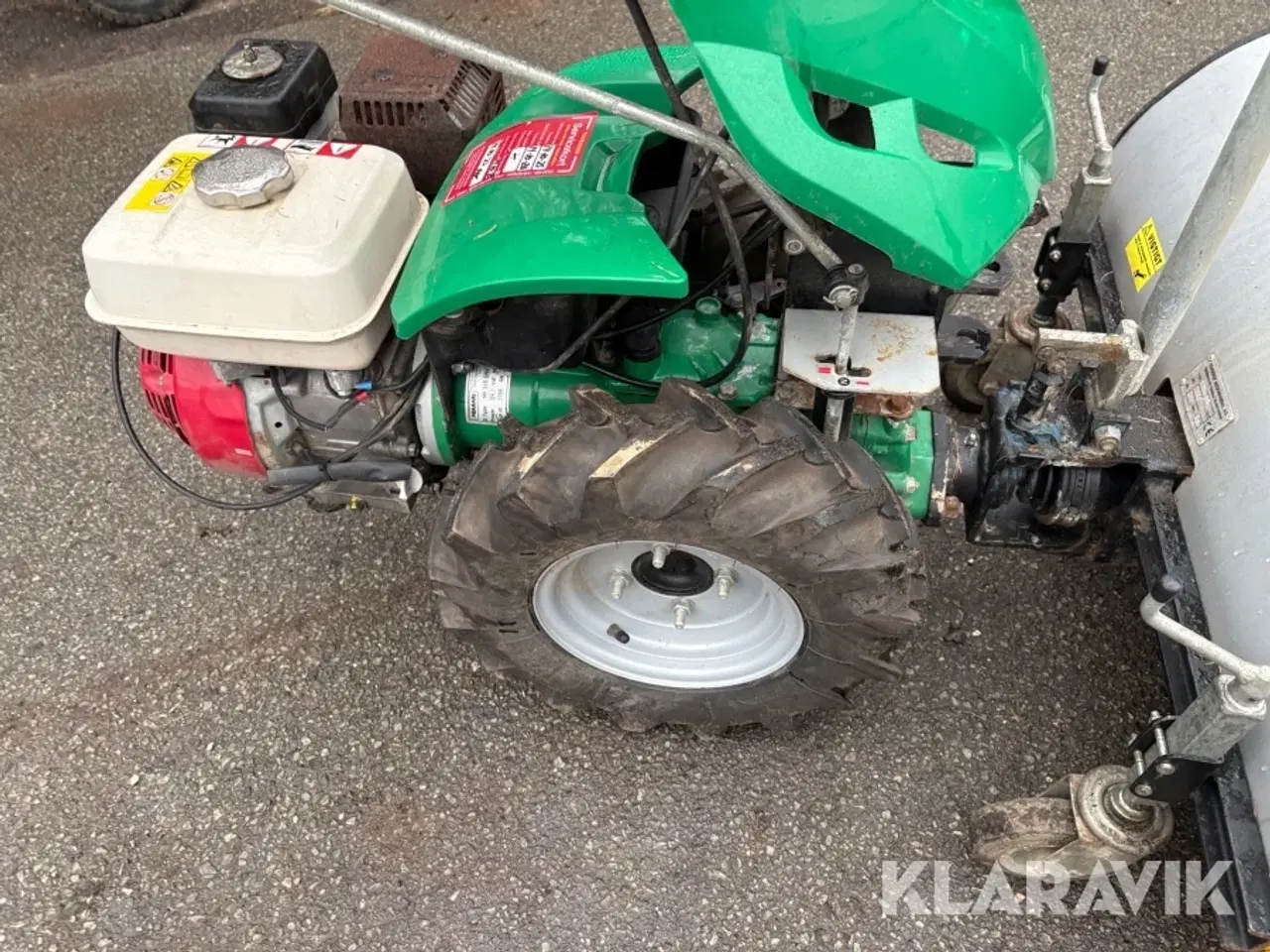 Billede 10 - Redskabsbærer Ferrari 515L grifon med kost