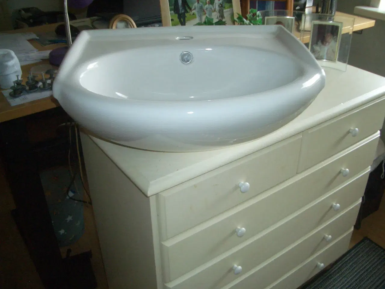 Billede 2 - Håndvask "hvid"