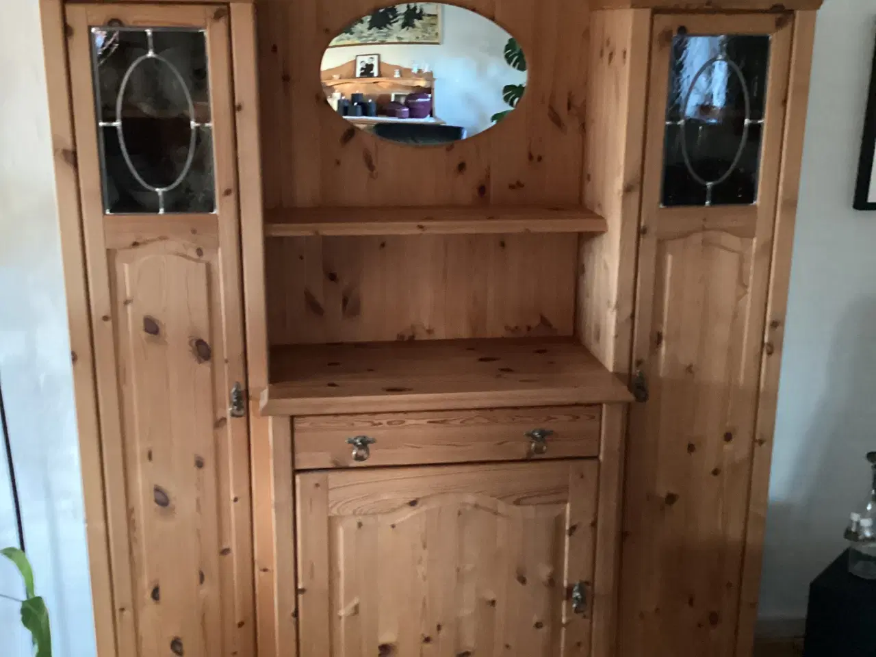 Billede 1 - Tårnbufe i fyrtræ