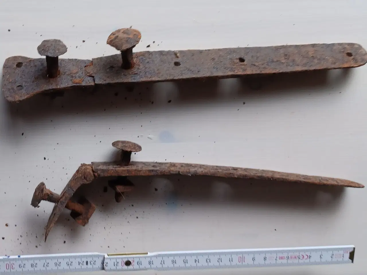 Billede 1 - Antikke hængsler.