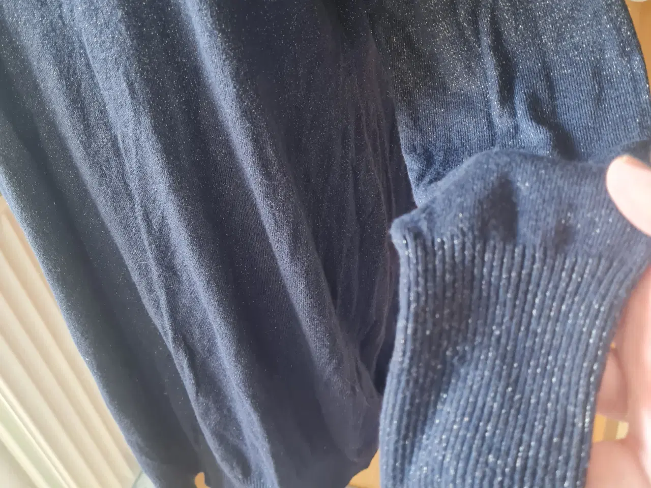 Billede 2 - Trøje str xl H&M Mama