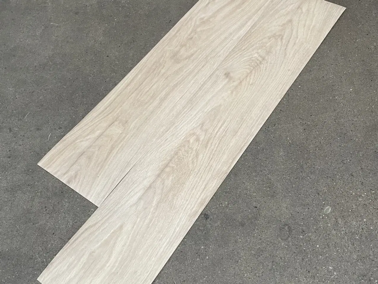 Billede 7 - Egetræs vinylgulv 50 m2
