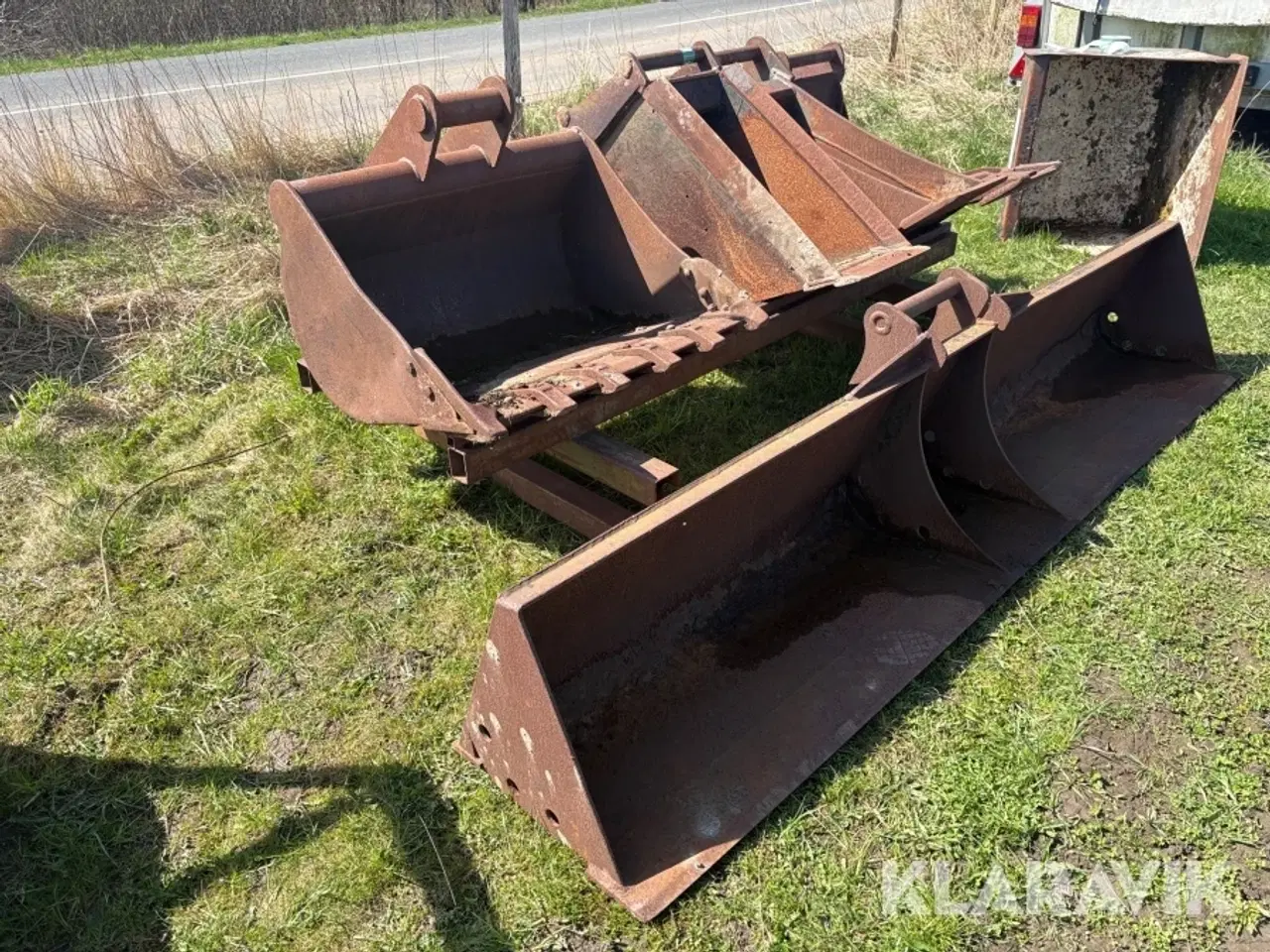 Billede 3 - Skovlsæt med stativ 5 skovle + stativ