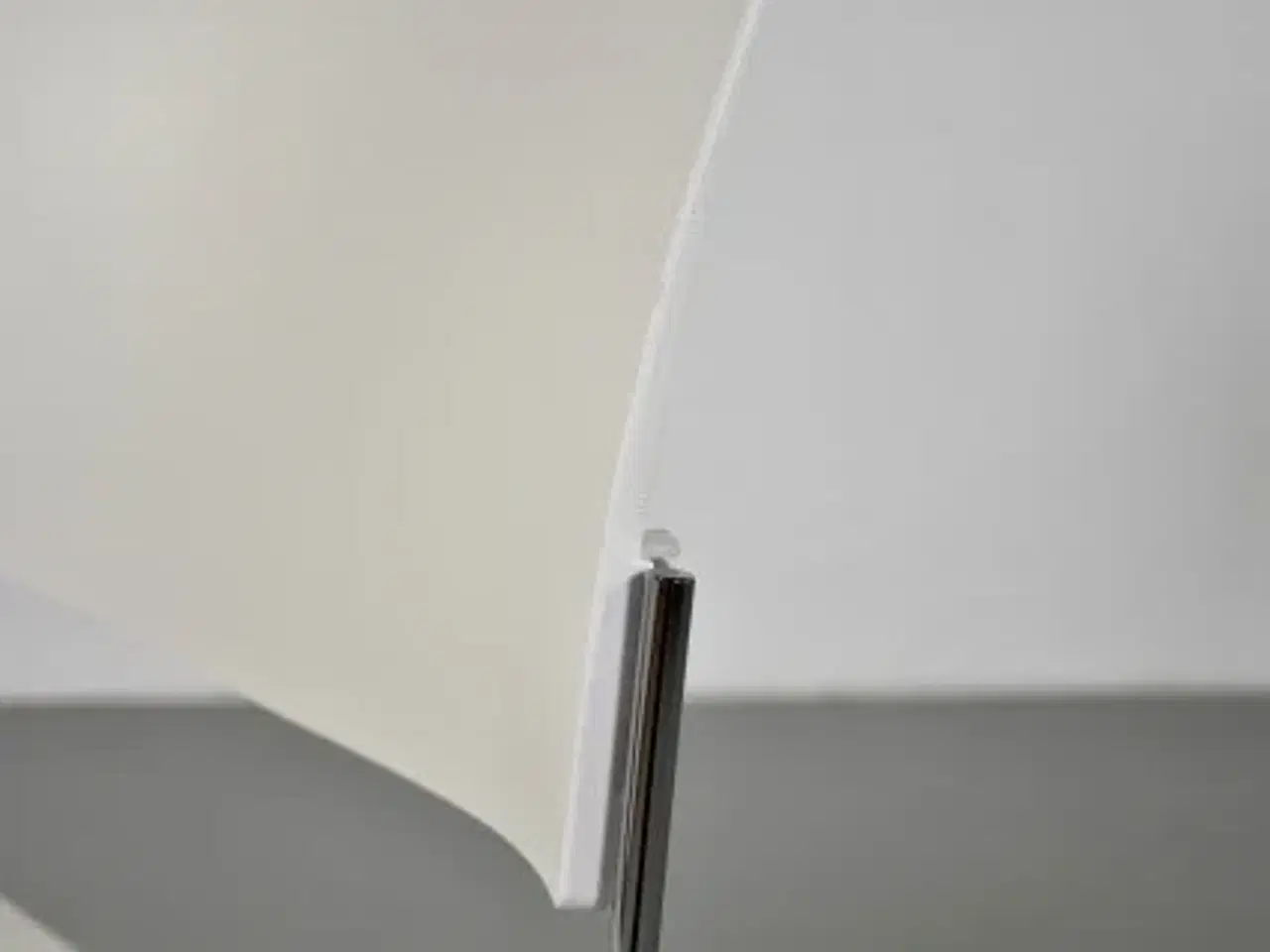 Billede 8 - Brunner linos stol med rækkekobling - hvid