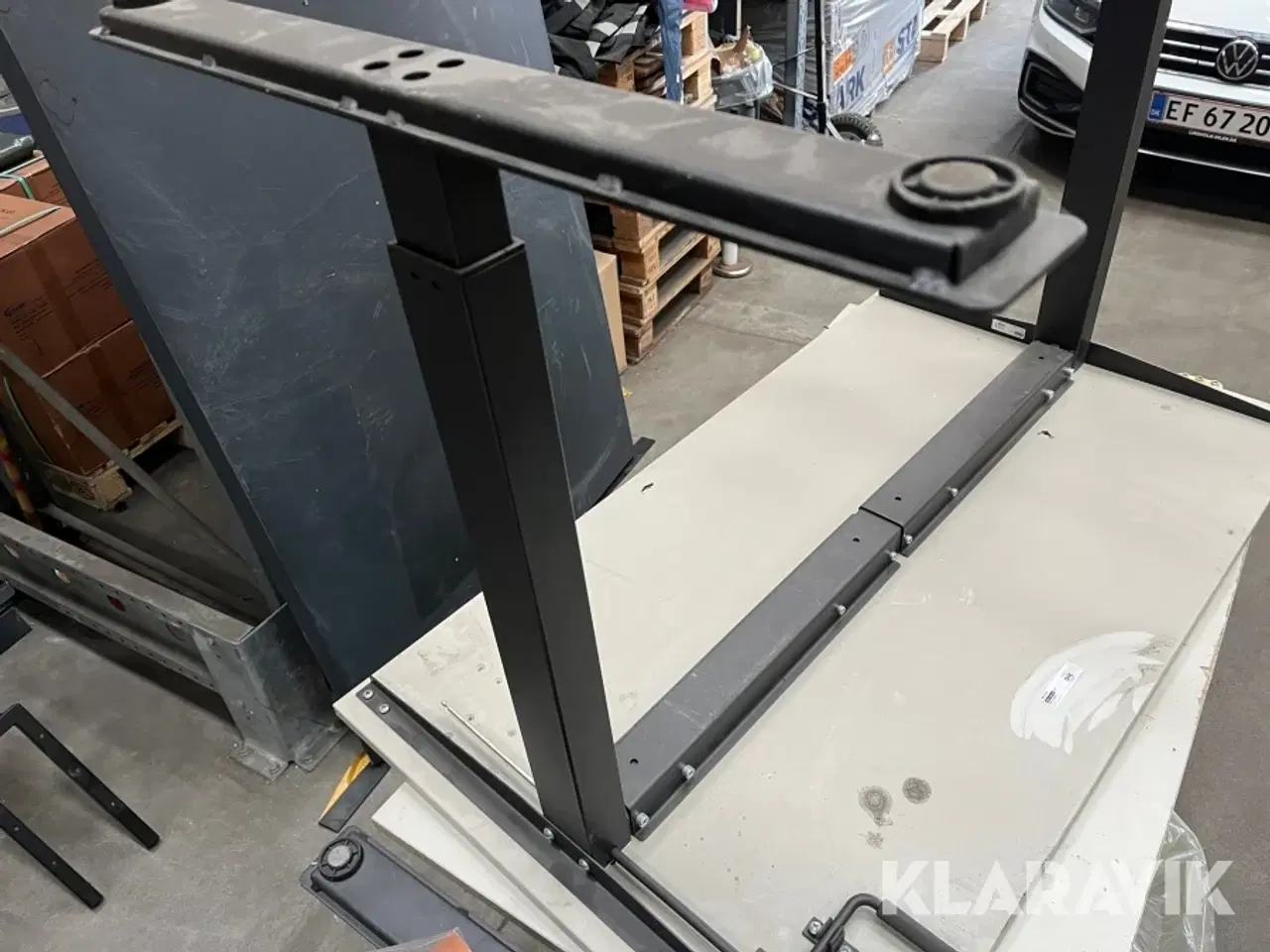 Billede 10 - Lot - hæve/sænke borde, kloakrør, hjelme