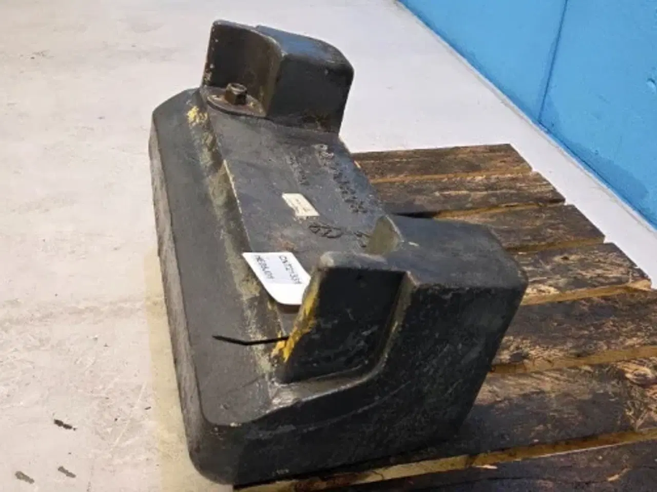 Billede 14 - New Holland LB115B Frontvægt 85804725