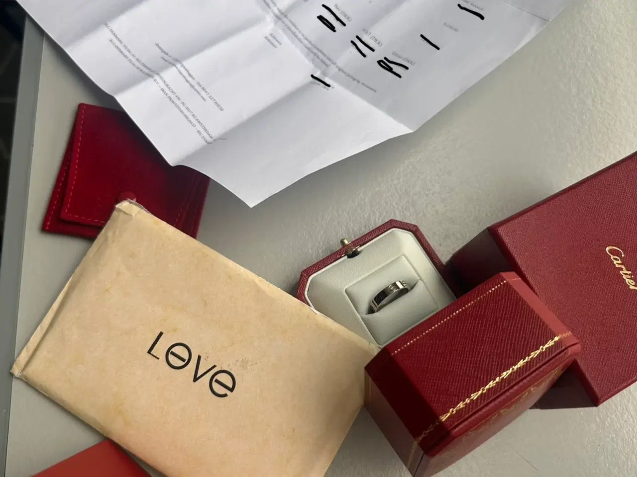 Billede 2 - Cartier Love ring 18 karat hvidguld som hel ny