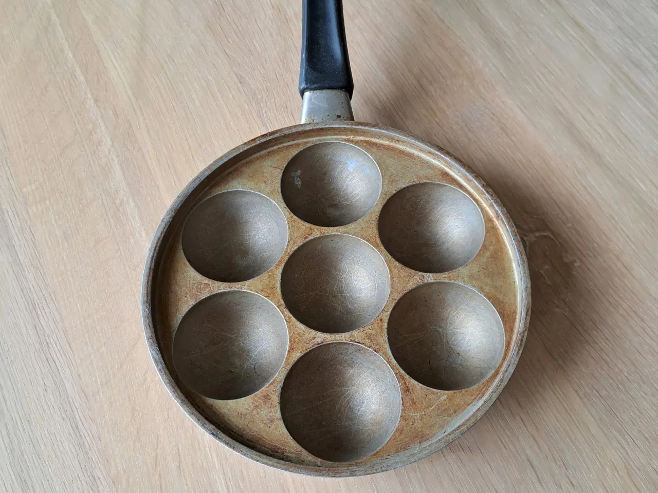 Billede 1 - Æbleskivepande sælges