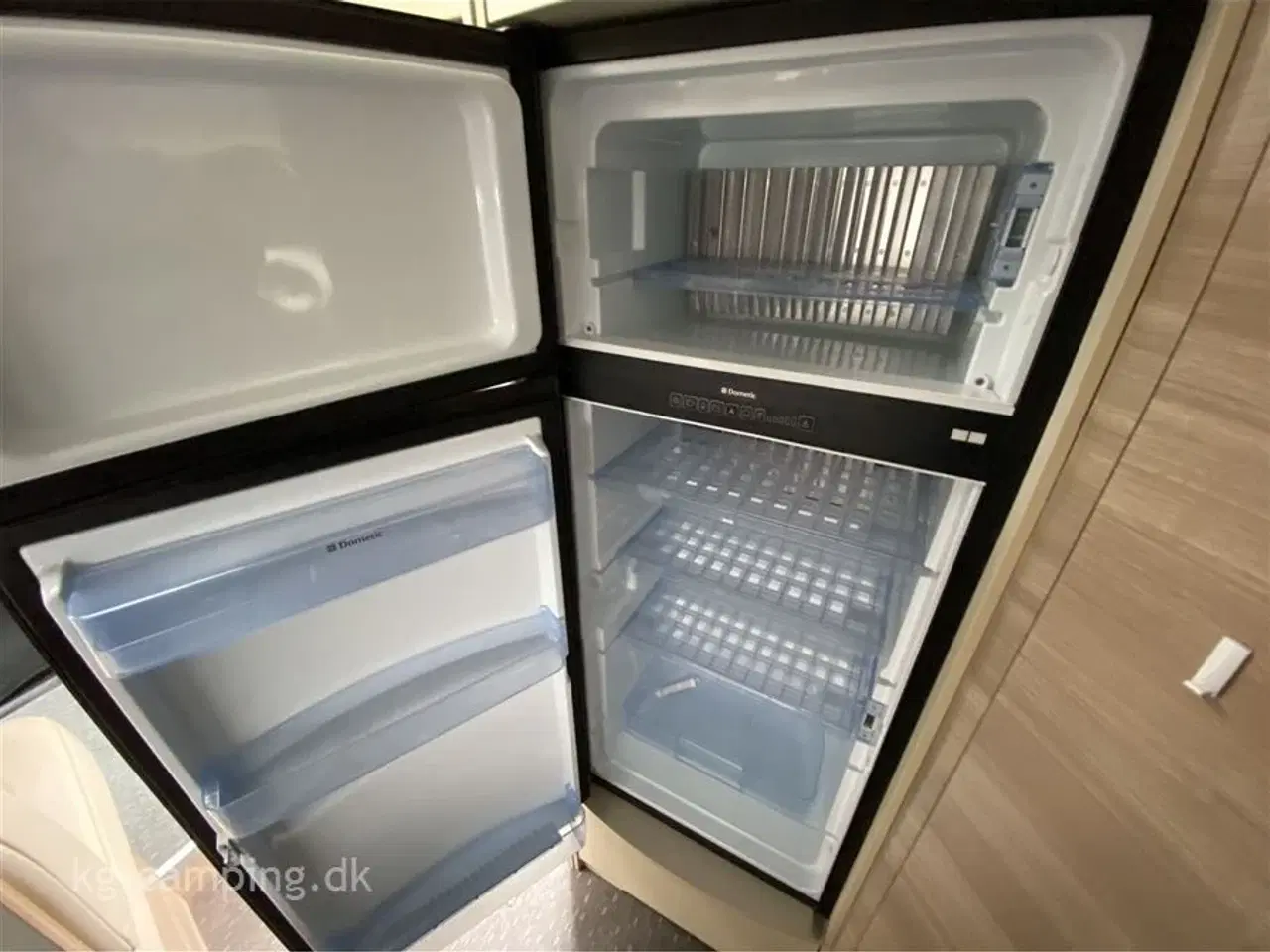 Billede 9 - 2015 - Adria Coral Plus 670 SL Flot Adria Coral med lækre læder sæder.