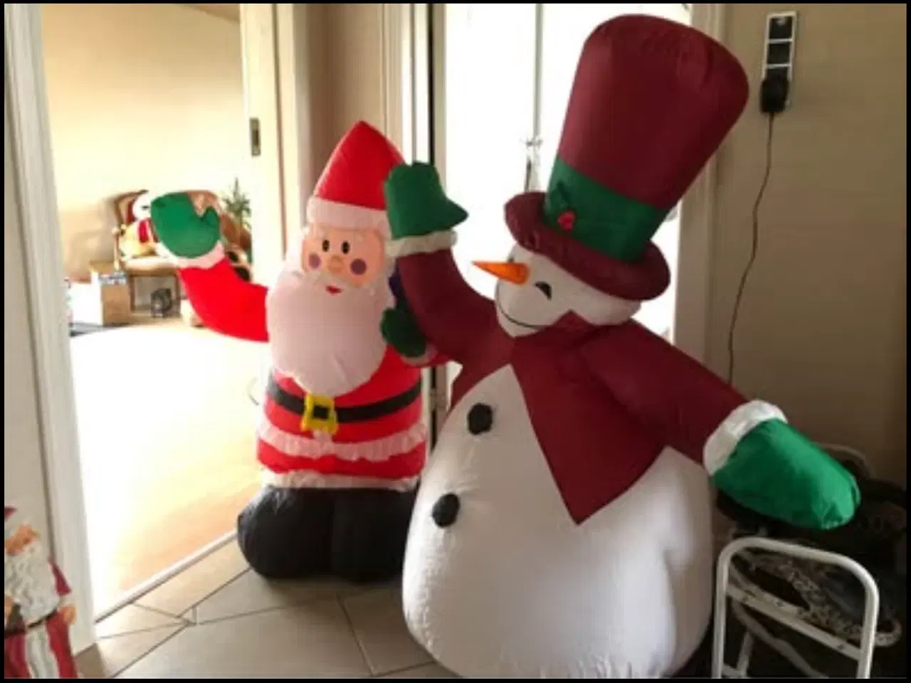 Billede 2 - 2 oppustelige jul figur.