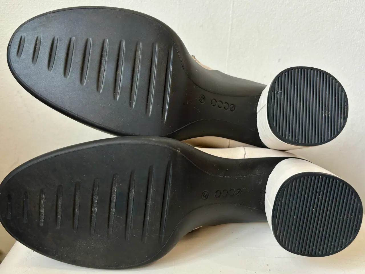 Billede 6 - Ecco, hvide støvler, str 42