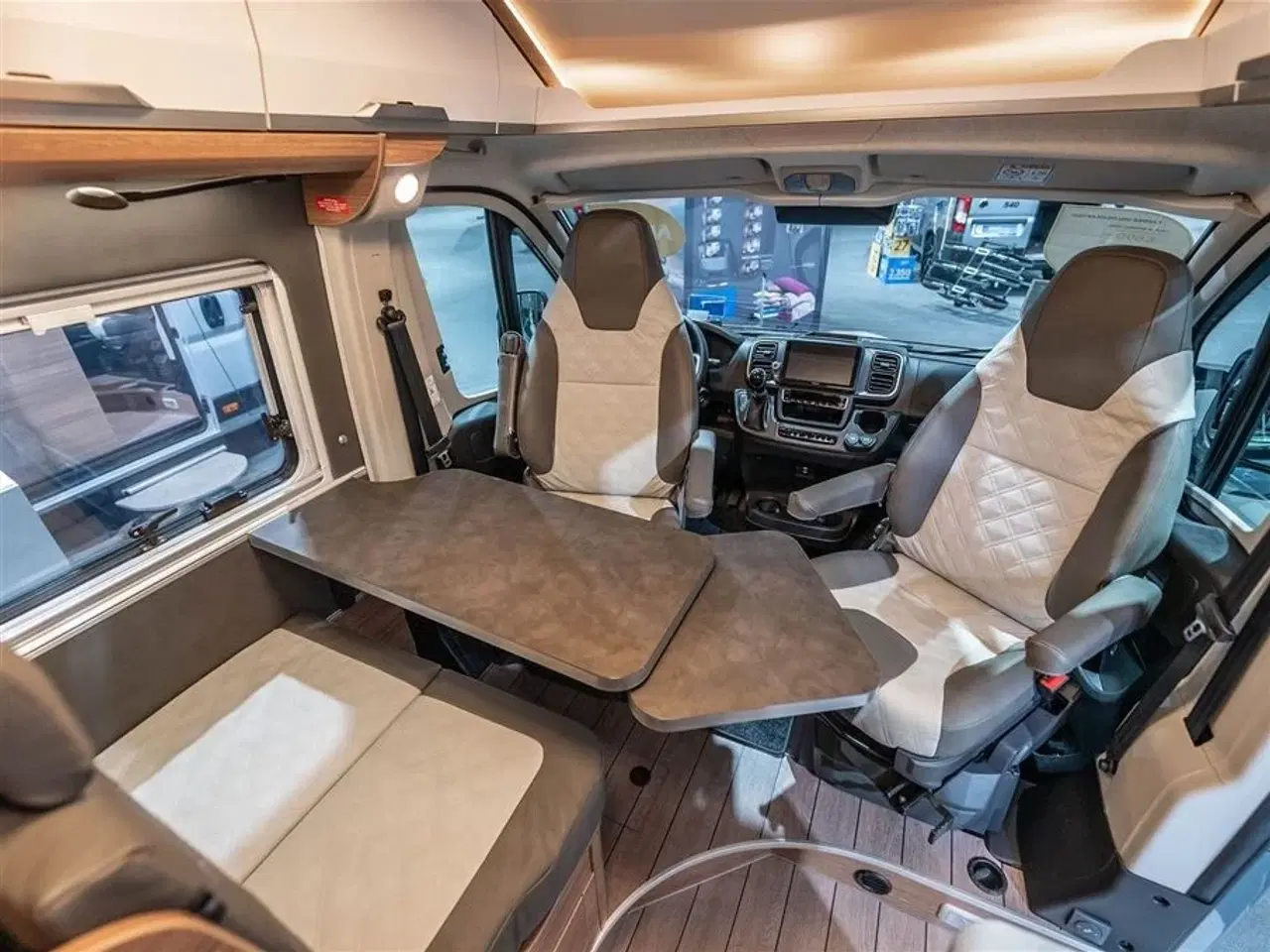 Billede 34 - 2026 - Knaus Boxlife 600 ME Platinum Selection   van under 6 meter med langsgående seng