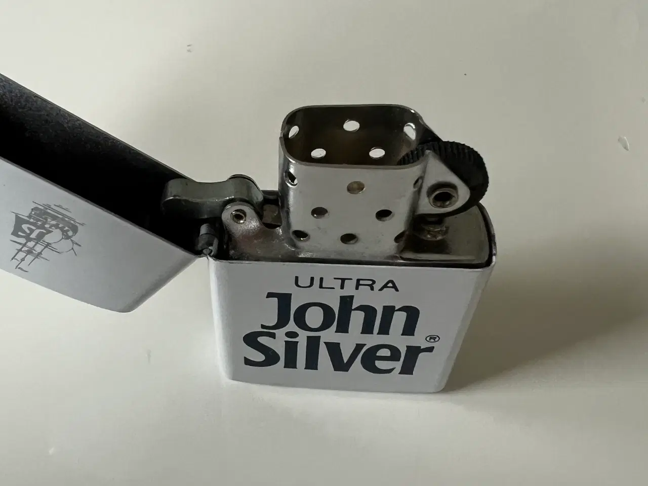 Billede 2 - John Silver,Blend og Caines lightere