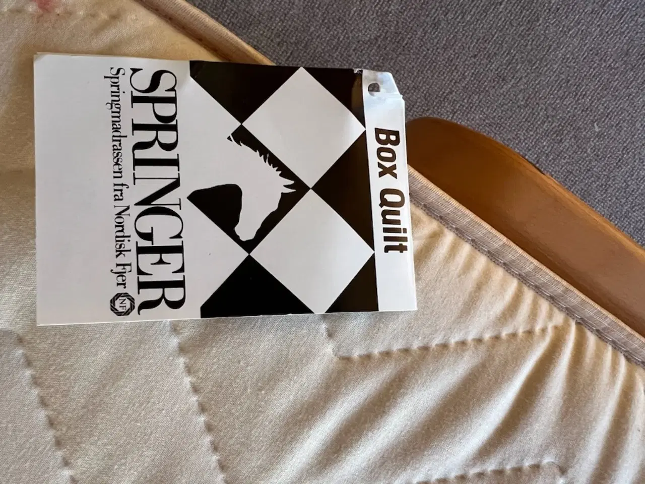 Billede 1 - Gratis, kvalitetsboxmadras 120 x 200 cm