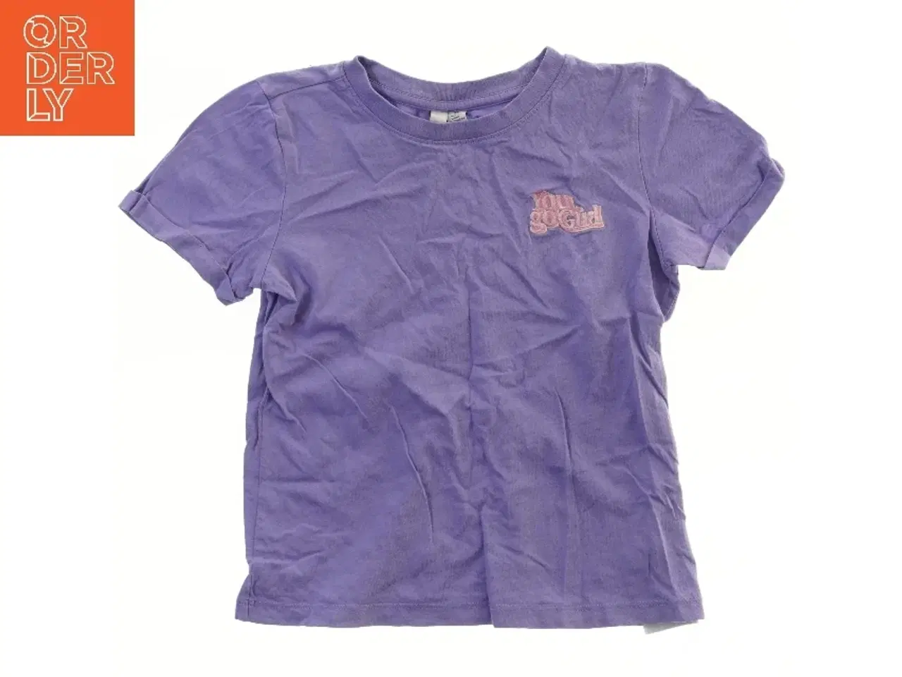 Billede 1 - Lilla T-Shirt med tekst fra Pieces (str. 116)