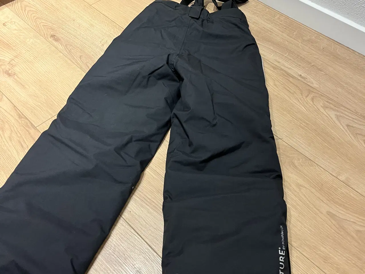 Billede 3 - Nye skibukser fra PompdeLux 134-140