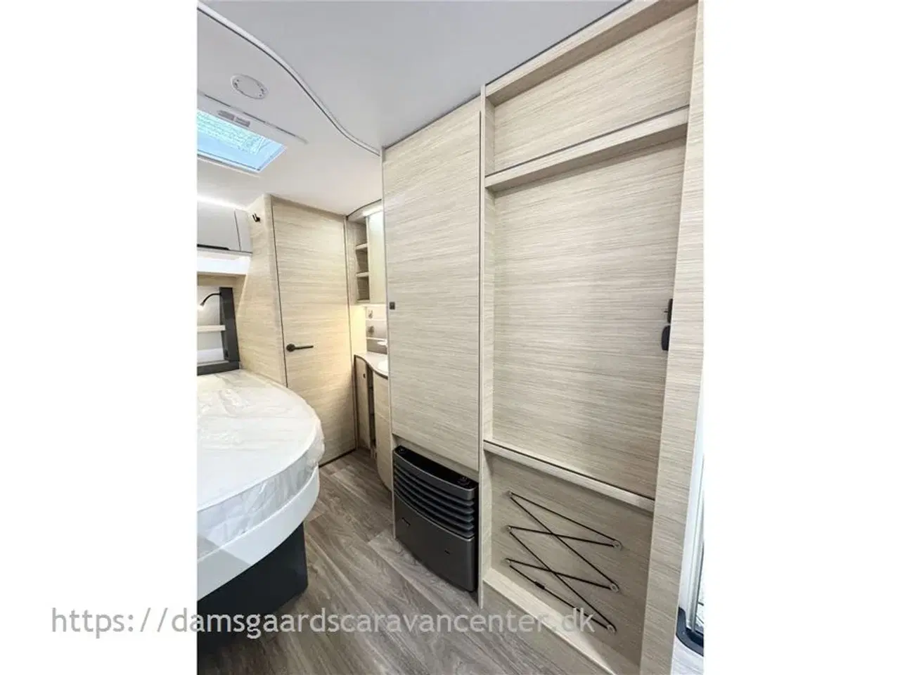 Billede 10 - 2026 - Fendt Apero 495 SFB   Franskseng-Gulvtemp.-Fluenetdør-3 udstyrspk.