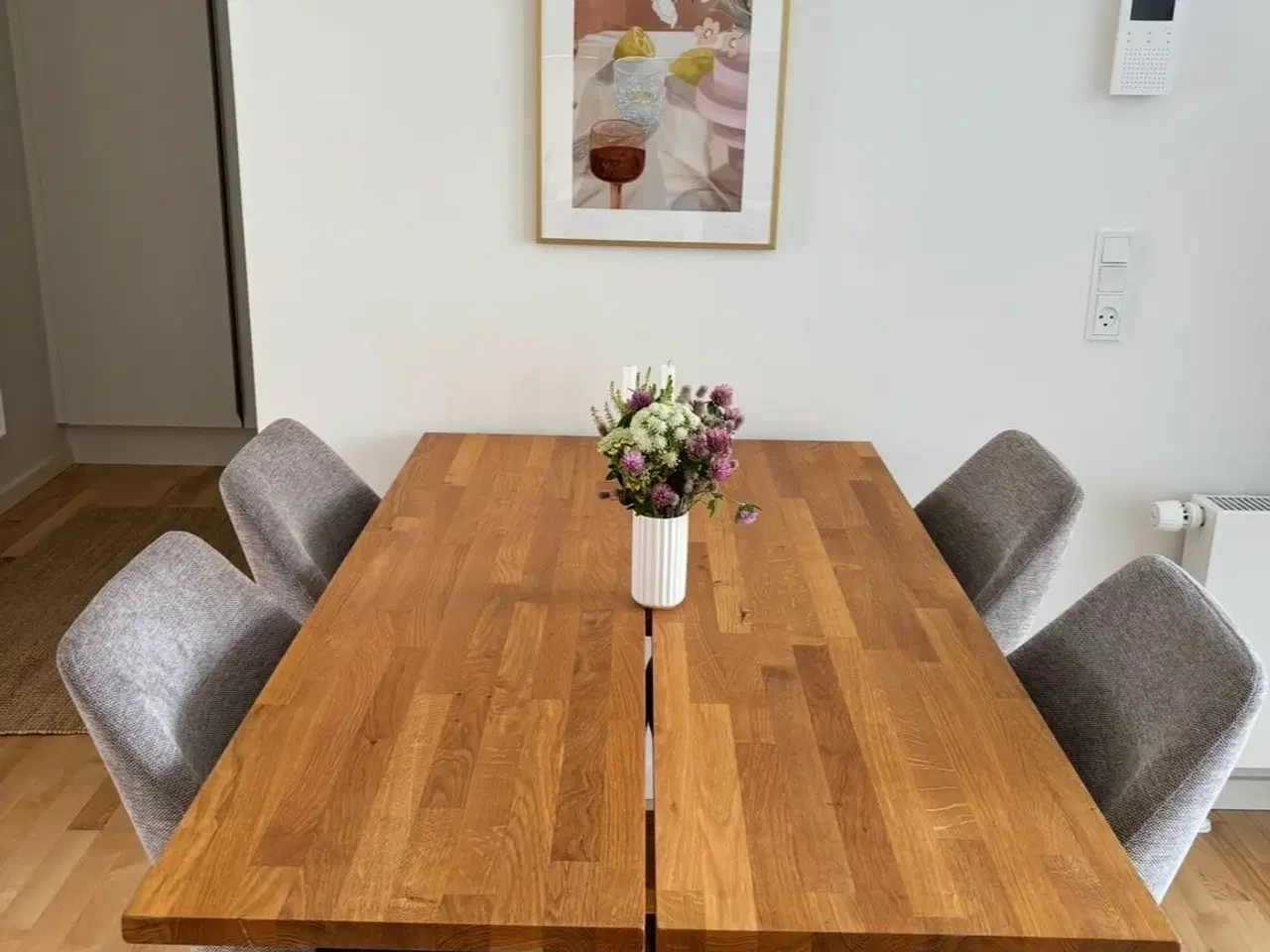 Billede 3 - Spisebord med tillægsplade