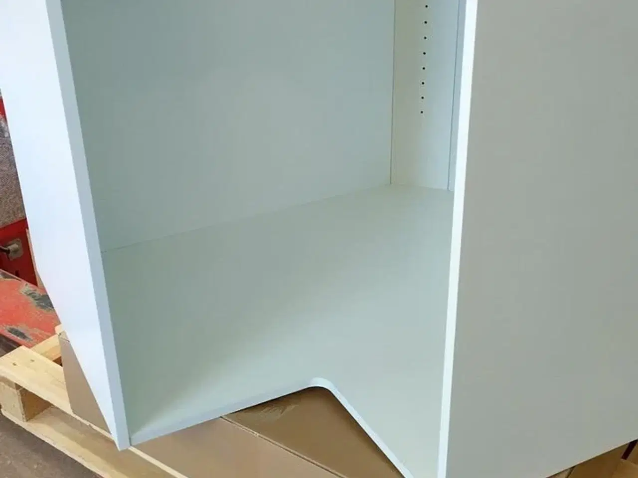 Billede 1 - 1 stk. Usamlet hjørneunderskab m/2 karruseller.