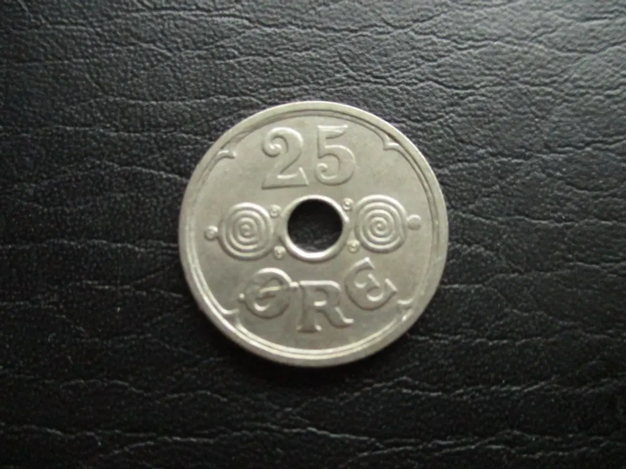 Billede 2 - 25 øre 1947 kv. 01 møntskær