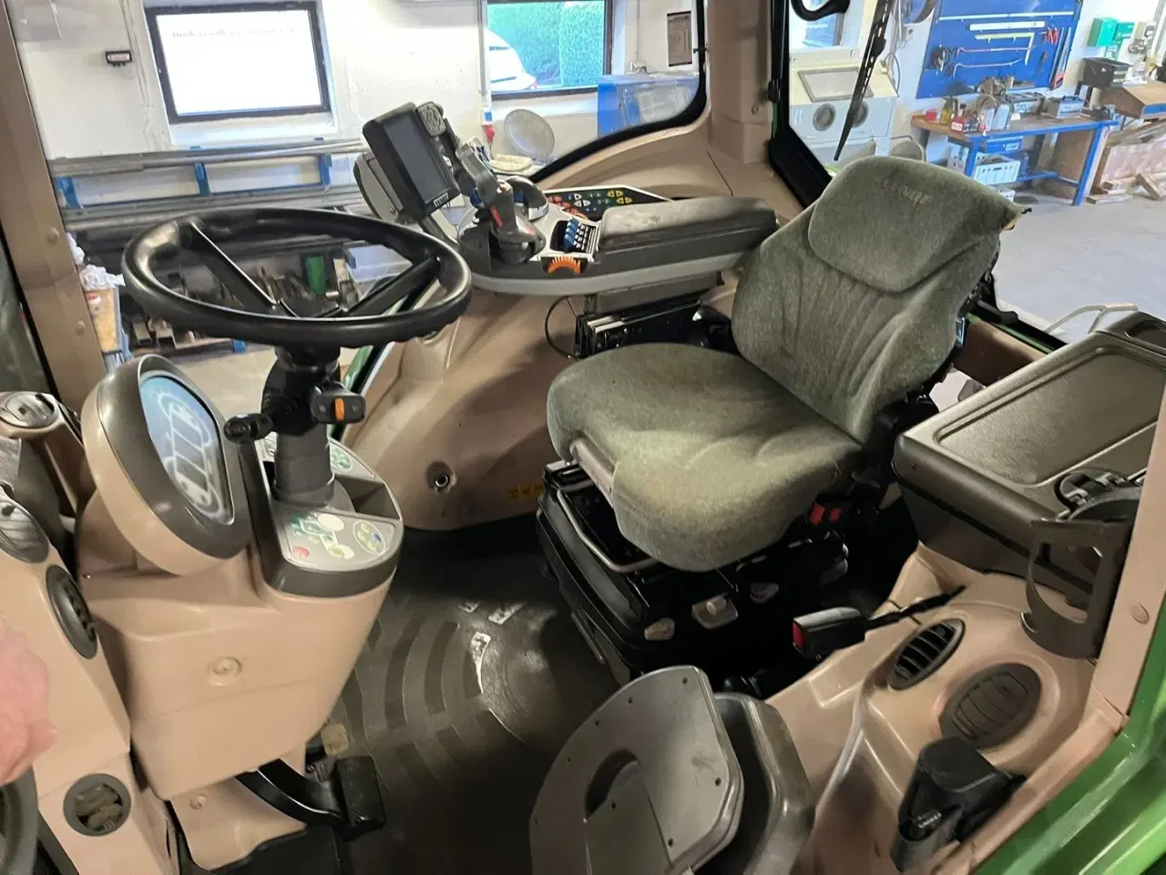 Billede 8 - Fendt 828 Profi model.  Meget flot traktor med nye fordæk.