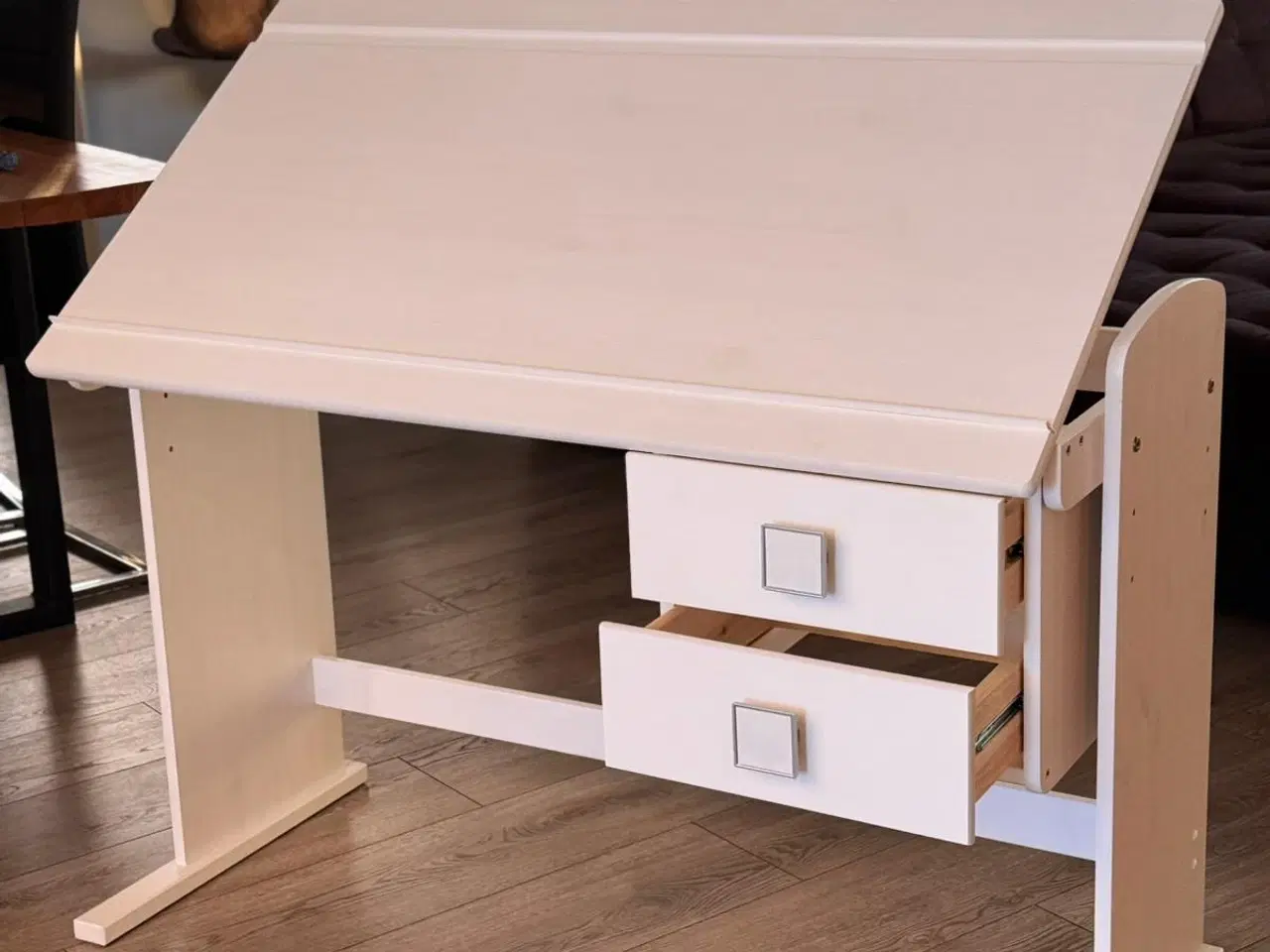 Billede 1 - Tegne-/skrivebord til børn med justerbar bordplade