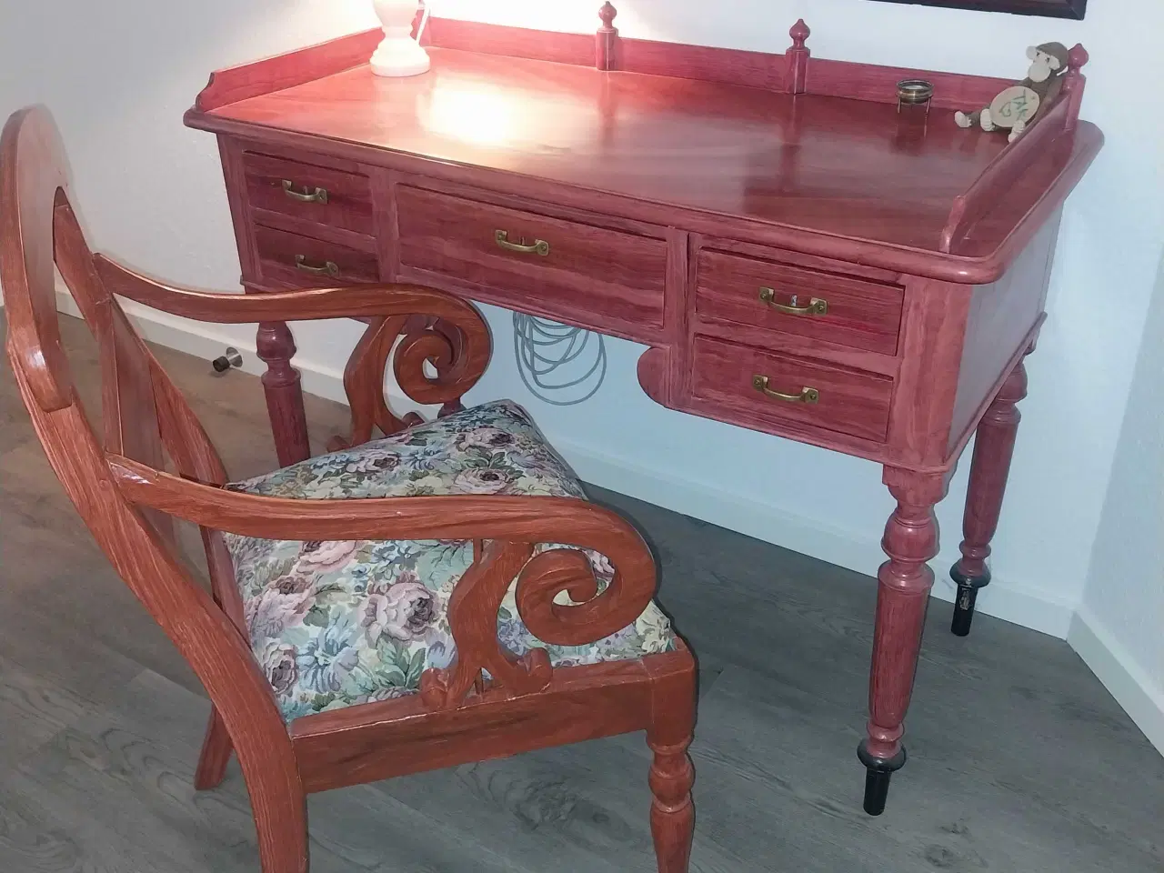 Billede 1 - Flot antikt skrivebordsmøbel