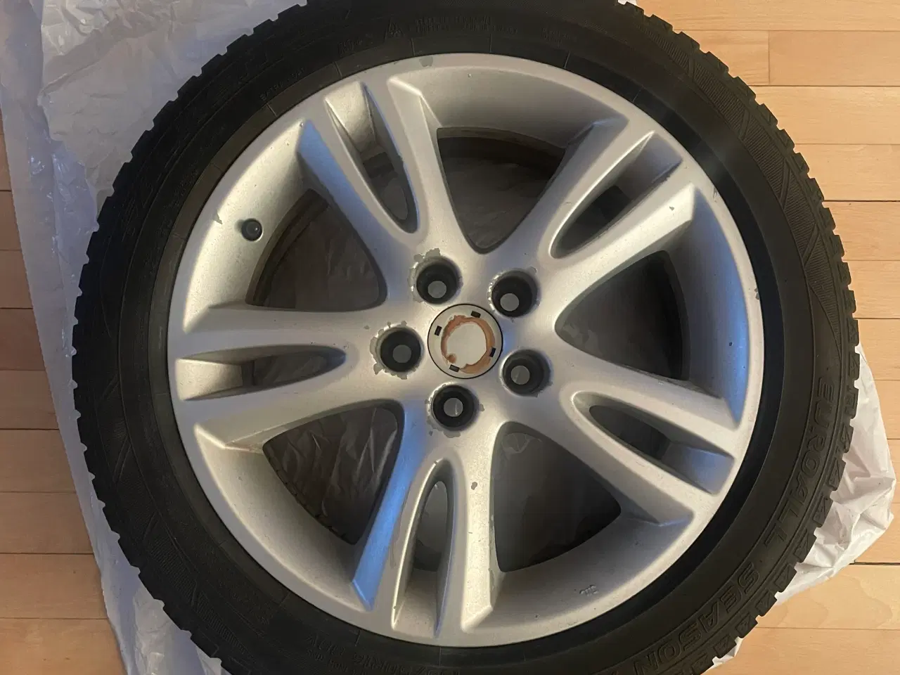 Billede 1 - Helårsdæk inkl. tilhørende fælge