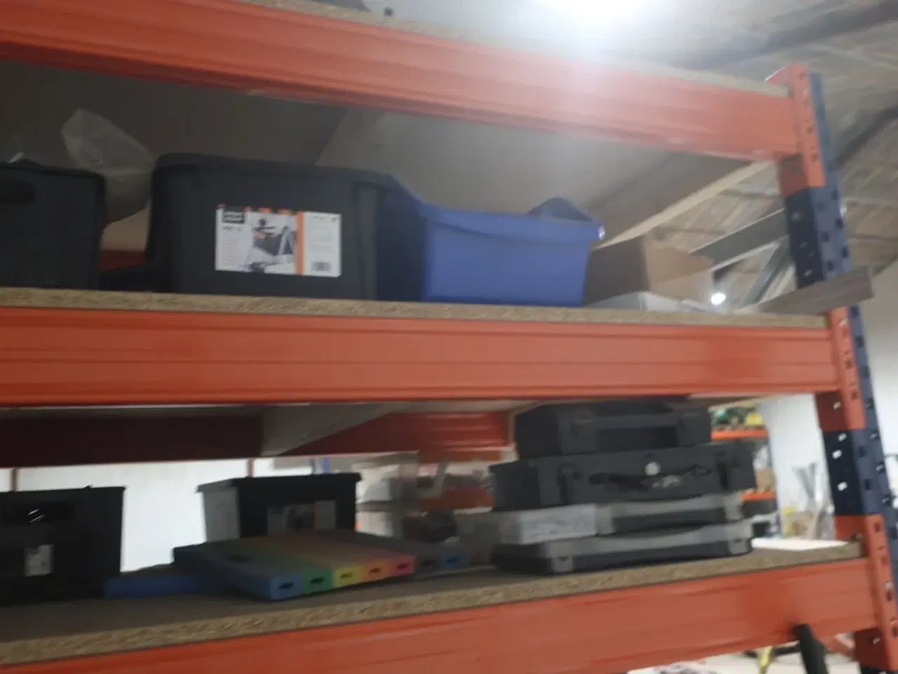 Billede 23 - Lagerreol med div. Værktøj og varelager