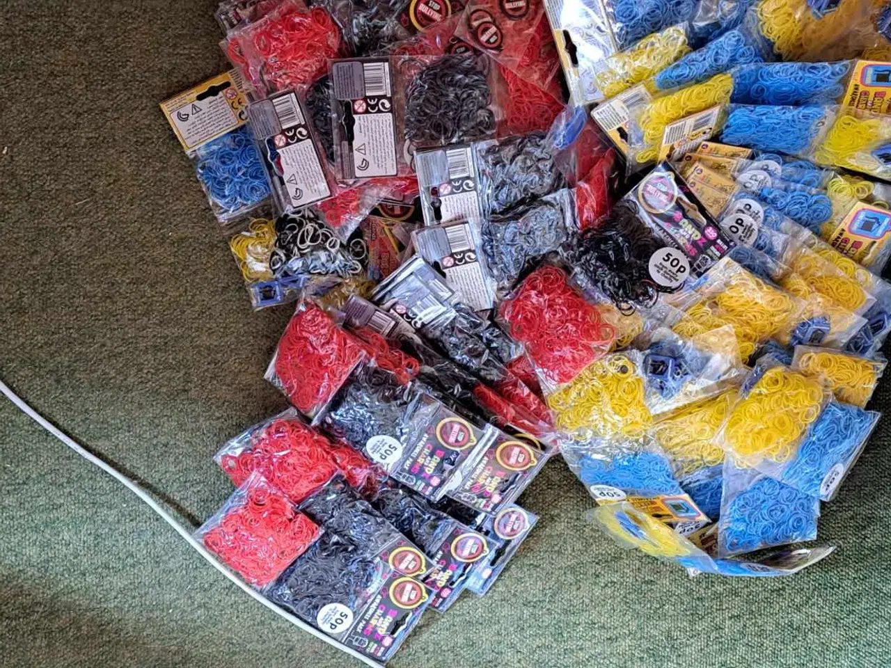 Billede 1 - Loomies der er 200 poser med ca 250 til 300 stk i