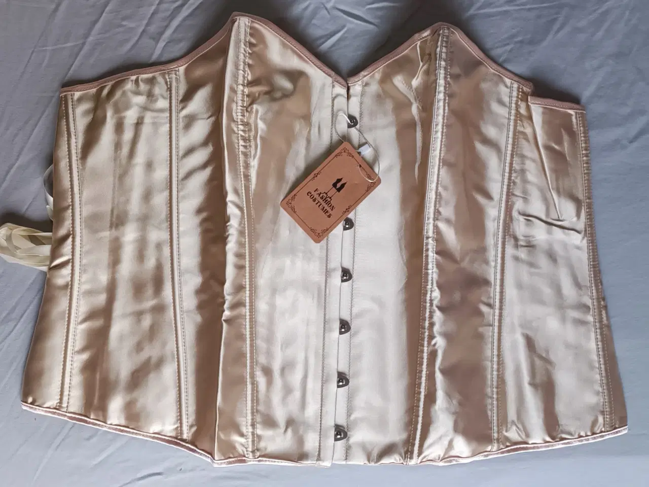 Billede 1 - Abrikos satin korset