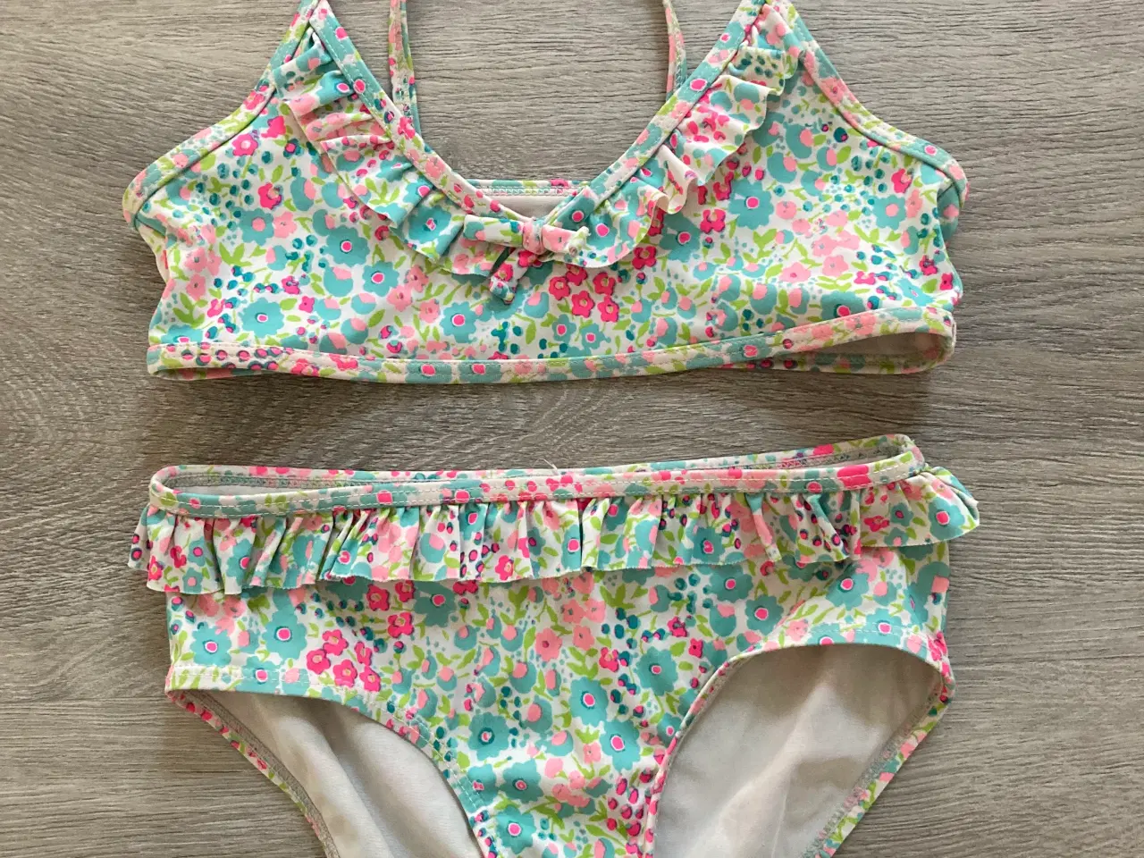 Billede 1 - Bikini str. 134/140