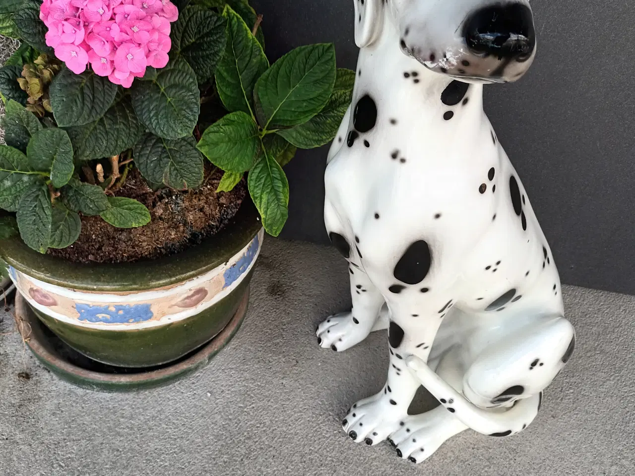 Billede 1 - STOR FLOT KERAMIK/PORCELÆNS HUND 70 CM