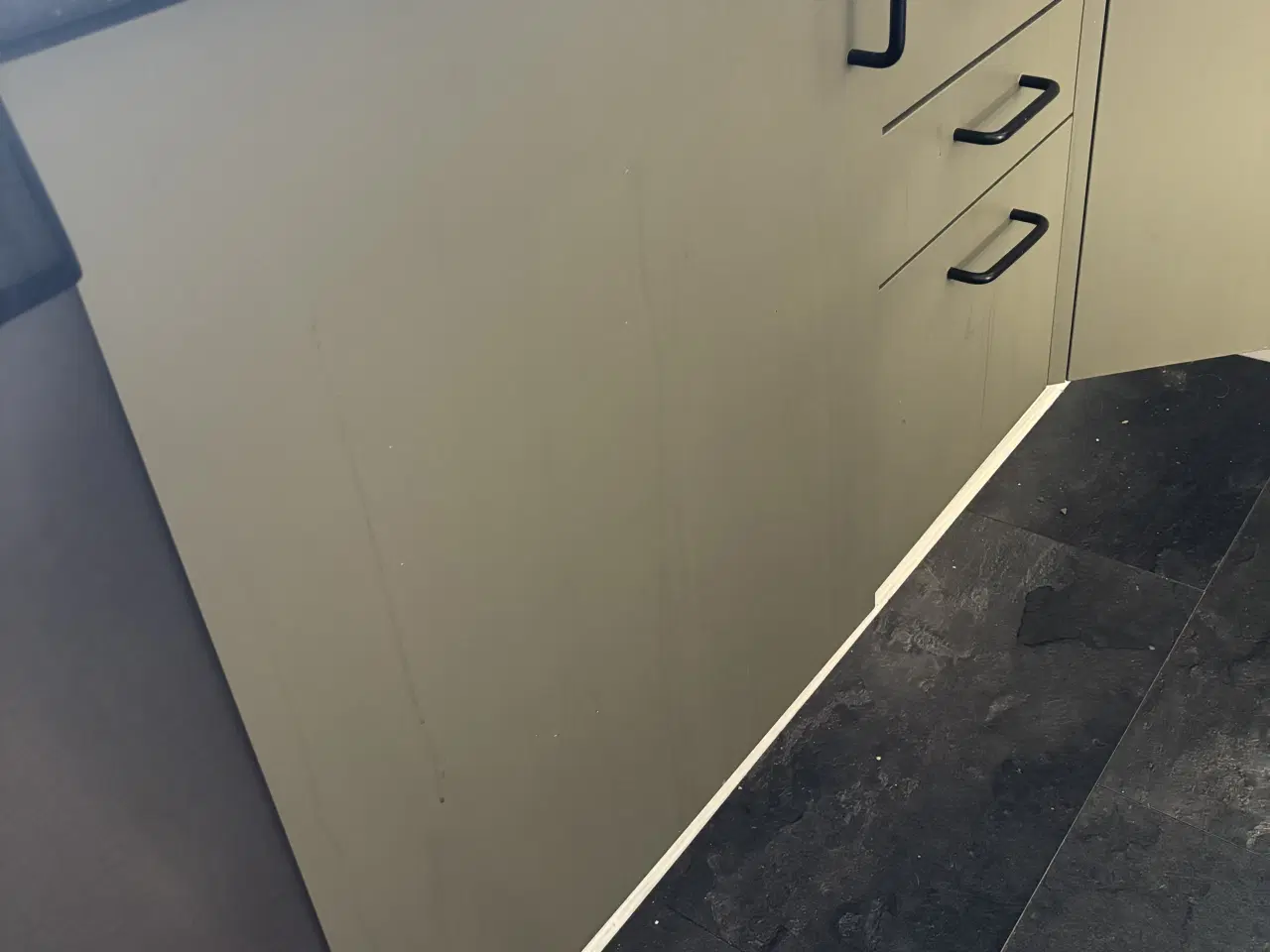 Billede 2 - Køkkenmoduler i olivengrøn 