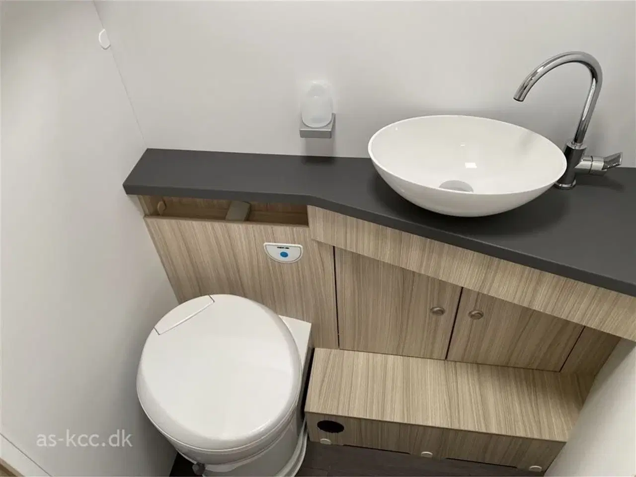 Billede 18 - 2024 - Sun Living S 75 SC   Sun Living S 75 SC automat gear og fritstående dobbelt seng.