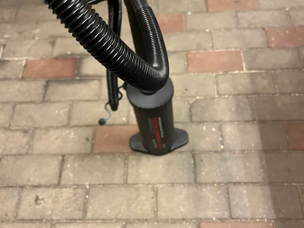 Billede 3 - Hel ny Luftmadras plus pumpe