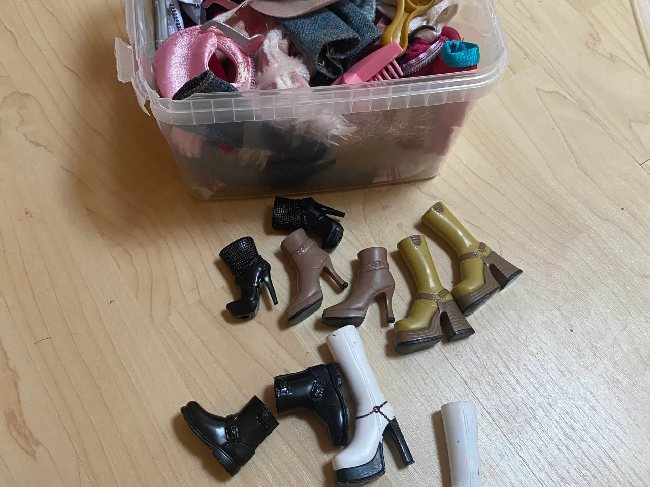 Billede 2 - Bratz dukker 