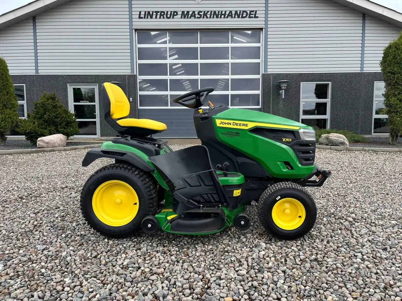 Billede 13 - John Deere X167 2cylinderet motor og med 48tommer klipperbord og for kofanger