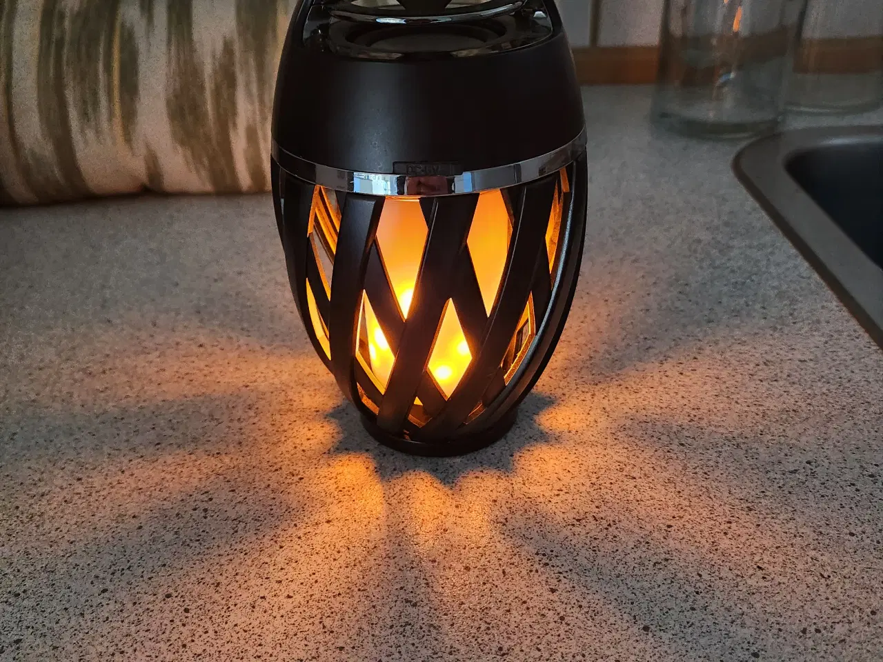 Billede 1 - Bordlampe med Flamme effekt &Bluetooth højtaler 