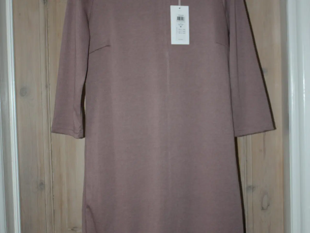 Billede 2 - Vila kjole str. M ny 18% viscose 79% polyester 3% 