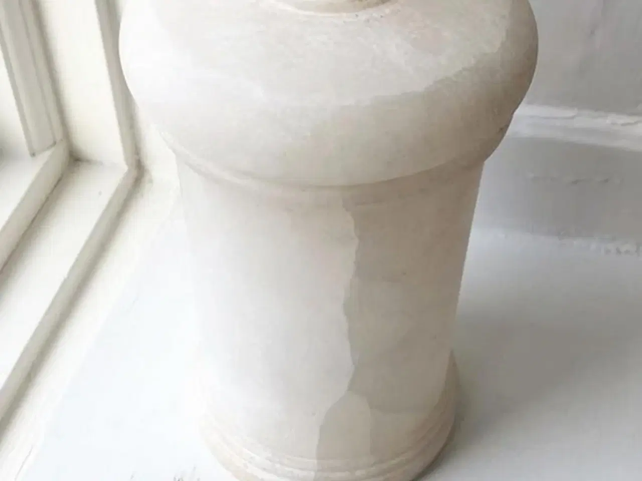 Billede 4 - Hvid stenkrukke, cylindrisk
